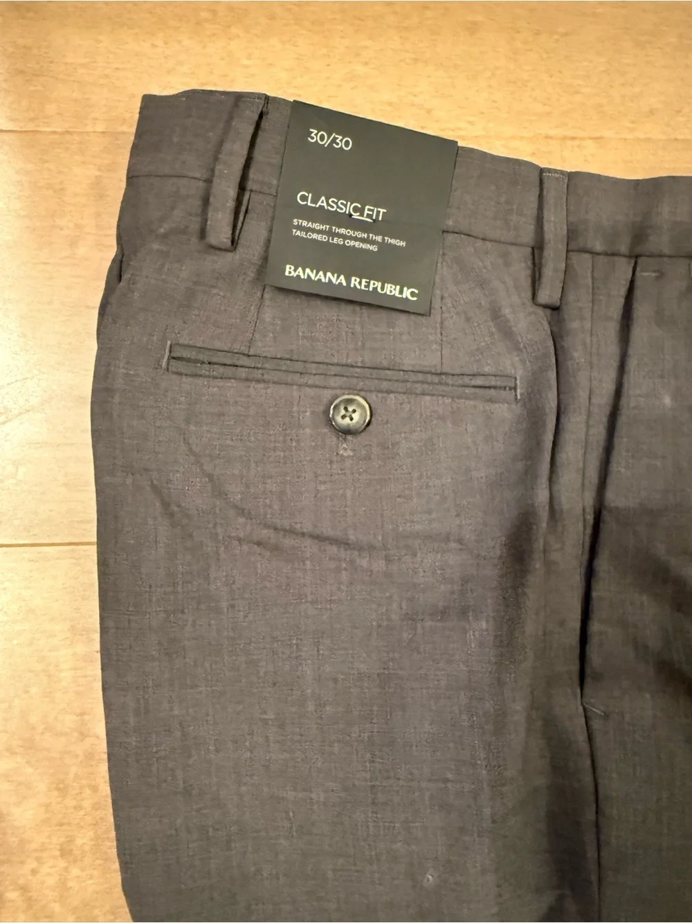 NWT Banana Republic Classic-Fit Men’s Dress Pants in Charcoal Gray